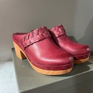 Antelope women’s clogs size 40